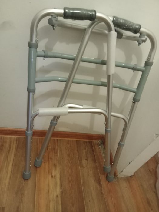 Инвалидная коляска