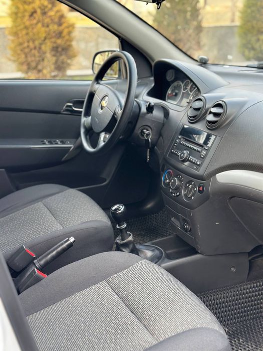 Nexia 3 sotiladi 2019 yil 70000 km