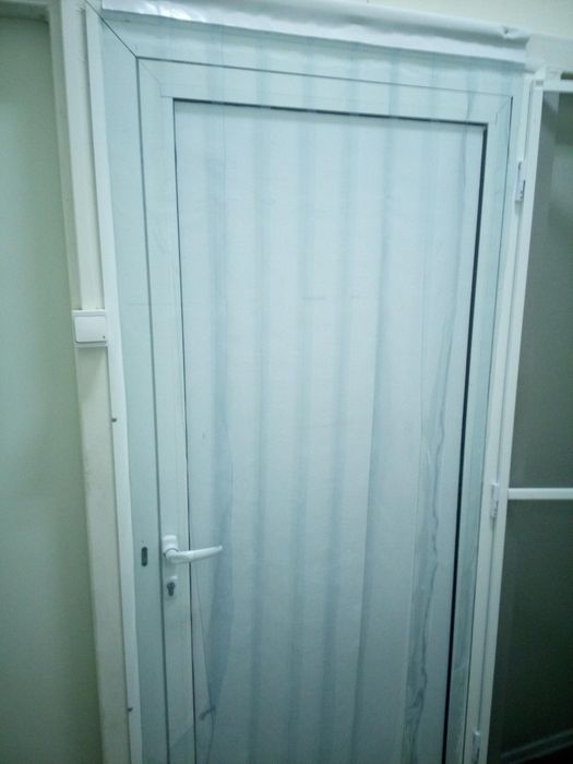 Прозрачни ресни за врати