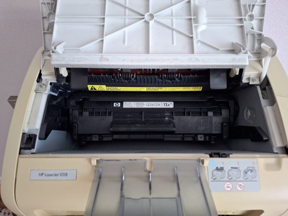Лазерный принтер HP LaserJet 1018 (Картридж 12A )