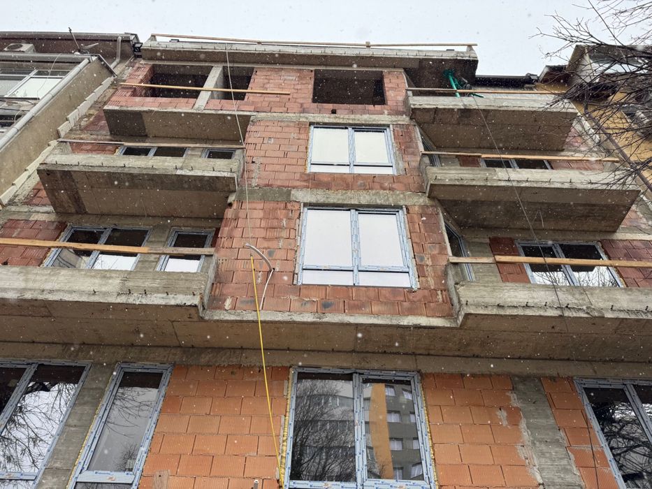 Продава се Тристаен апартамент в Варна, Лятно кино Тракия - 75 кв.м за 2334 €/кв.м - Снимка #2