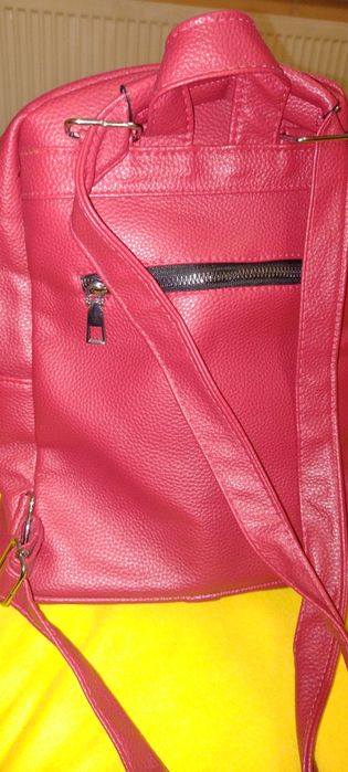 Фешън раничка в бордо