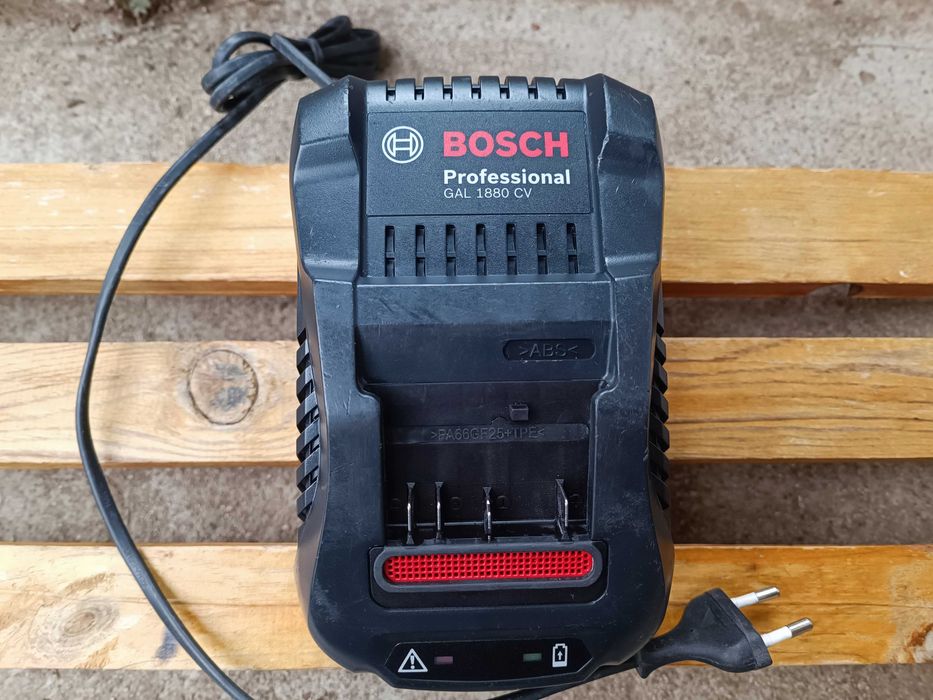 Bosch GAL 1880 CV зарядно 14.4 - 18V
