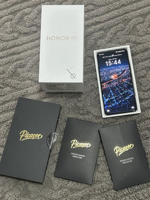 Telefon Honor 90 + cadou protectii camera spate