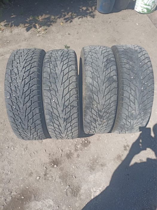 Продам шины комплект