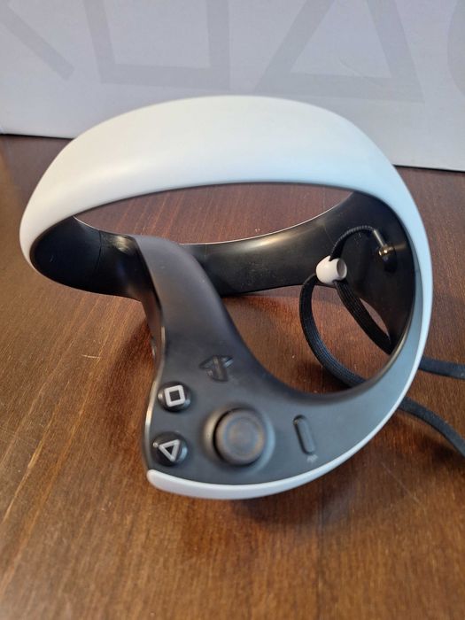 левия контролер (Sense Controller L)