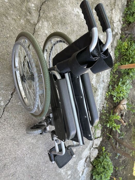 Инвалидная коляска