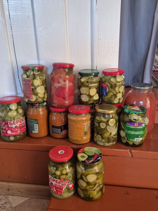 Продам маринованные огурцы(дольками), маринованные помидоры(дольками),