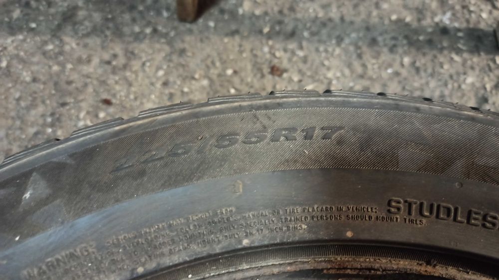 Зимни Гуми 225/55/17"