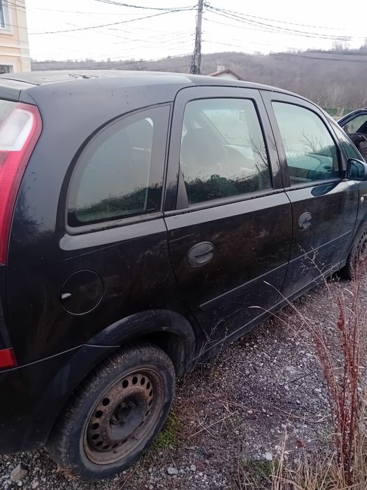 Опел мерива на части