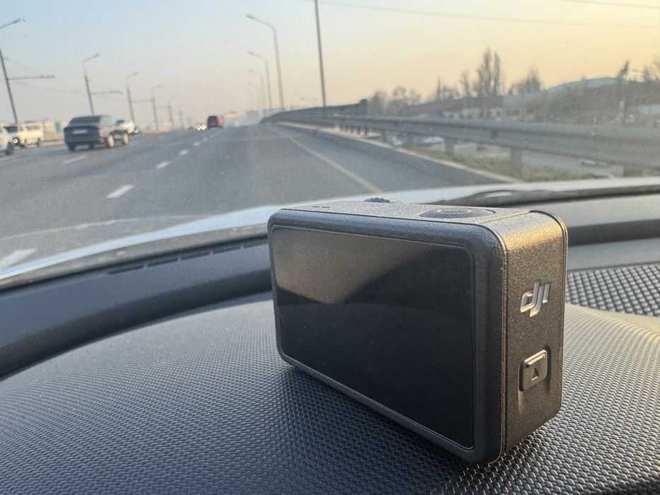 Продам Action 3 с micro kard 512 gb