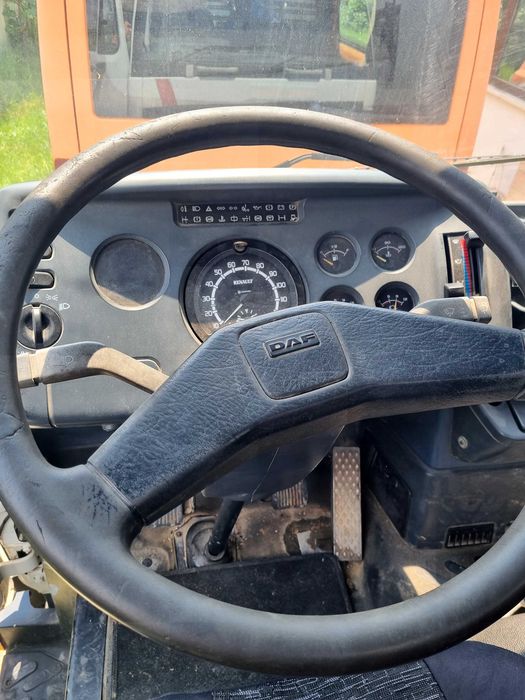 Vând DAF 45.150 Basculabil Trilateral cu Macară – 377.000 km – Stare Excelentă