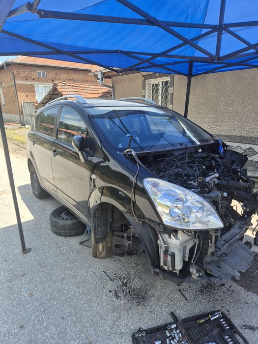 Toyota Coroola Verso 2.2 dizel 136