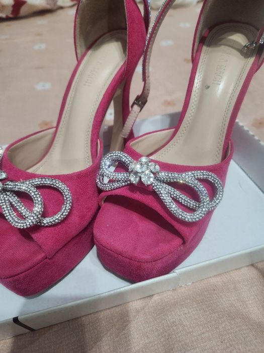 Kiyilgan oyoq kiyimlar