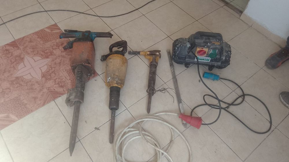 Vând ce se vede în poze