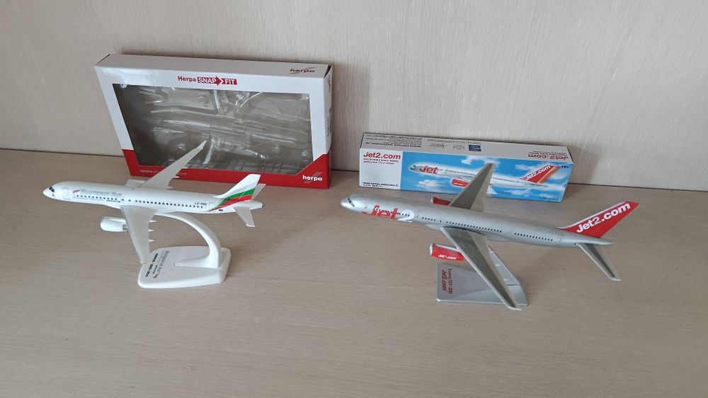 Самолет макет Herpa Snap Fit Bulgaria Air и Jet2 1 към 200