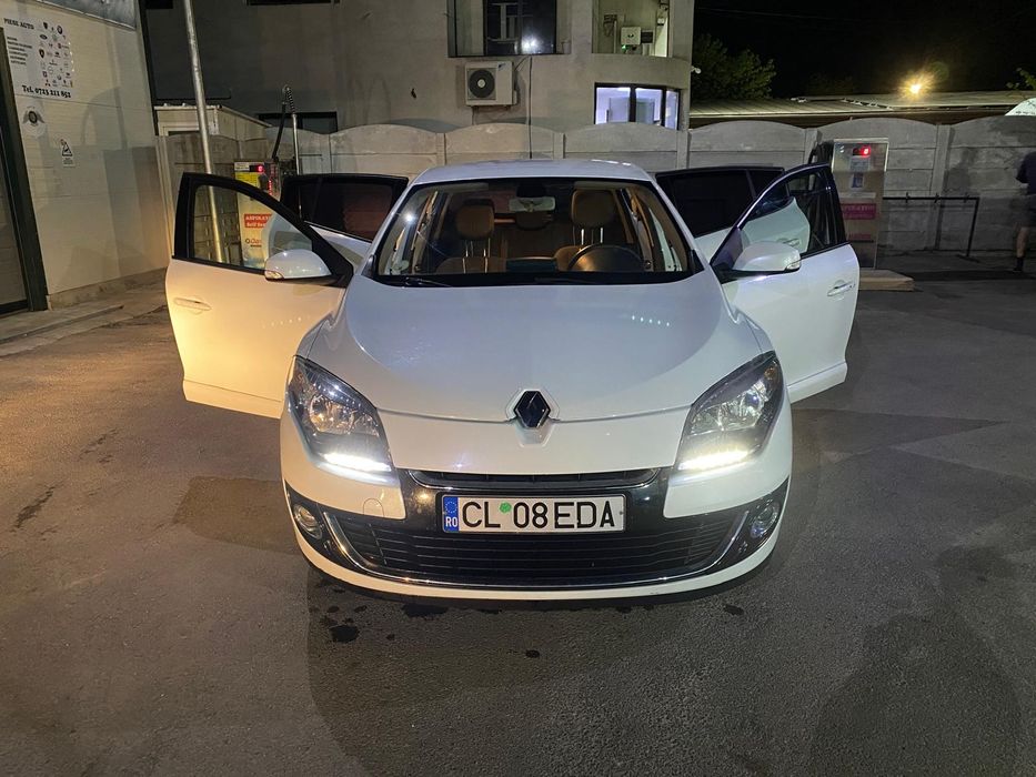 Vând Renault Megane III 2012