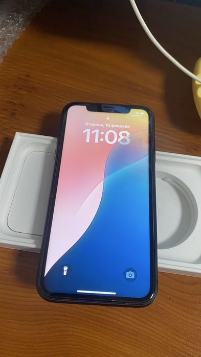 Продам Iphone 11 128