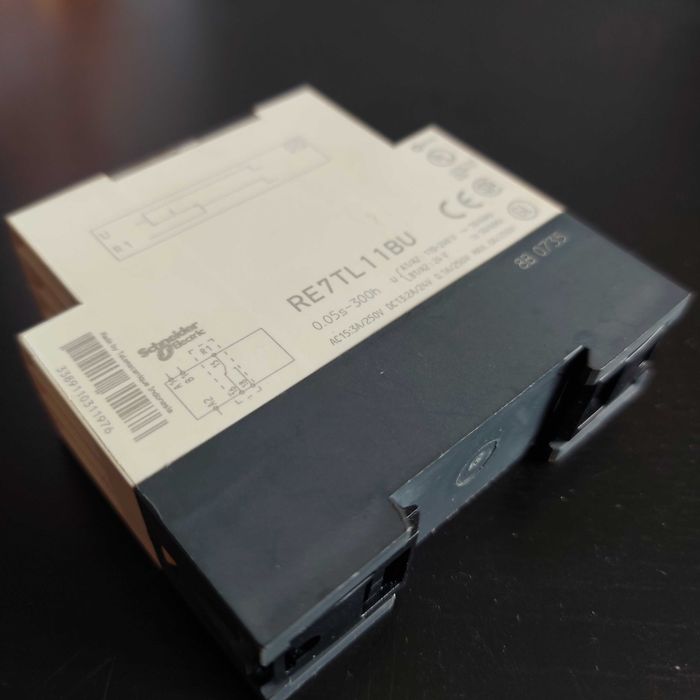 Releu temporizare Schneider RE7TL 11BU Telemecanique