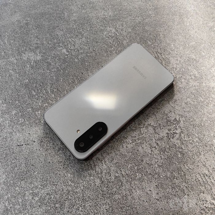 Samsung Galaxy A17 srochni sotiladi