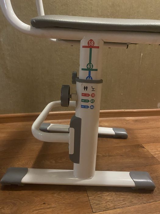 Стул с регулировкой новый