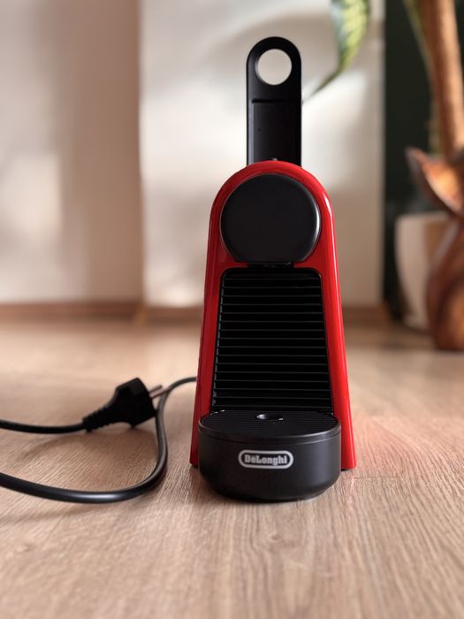 Aparat Nespresso + 140 capsule