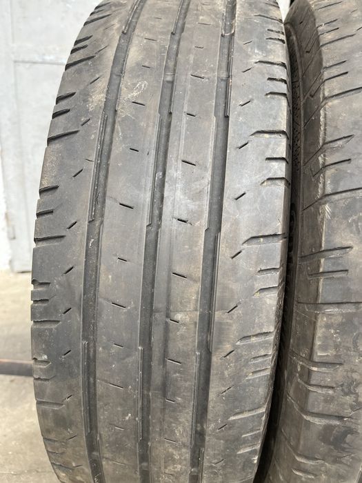 2 бр. гуми за бус 205/75/16C Continental DOT 2120 5 mm