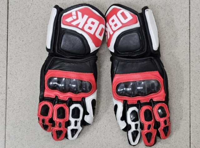 Дамски мото ръкавици DBK RED ZH

Размер: M /дамски/ Код: 85657