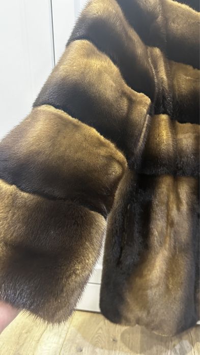 Продам норковую шубу