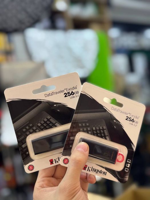 USB флешка Kingston