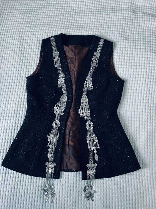 Продам камзол новый