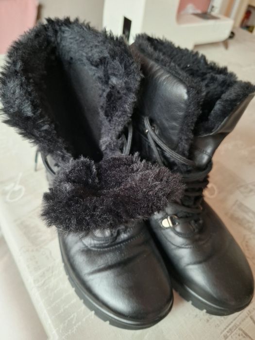 Продавам зимни обувки