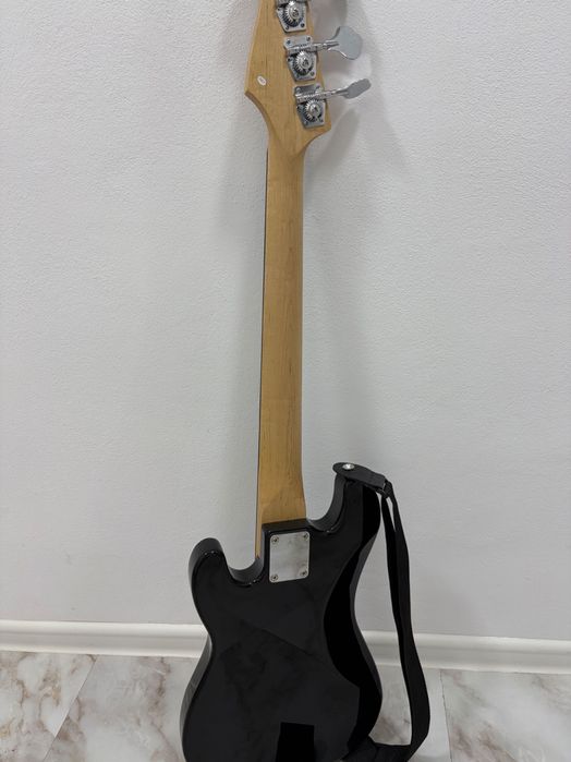 Chitară bass, Thomann