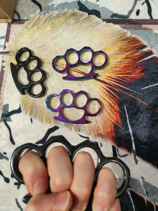 Rozeta Box otel, color sau negru