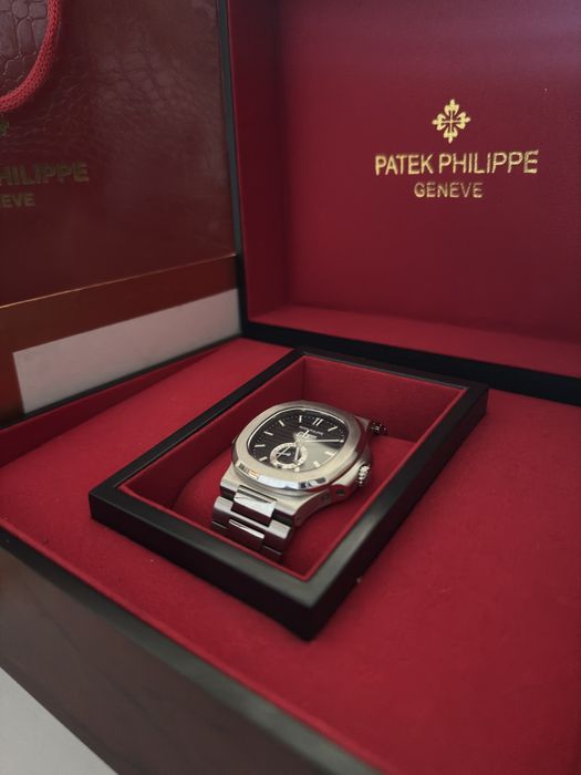 Элитные часы Patek Philippe Nautilus 5726