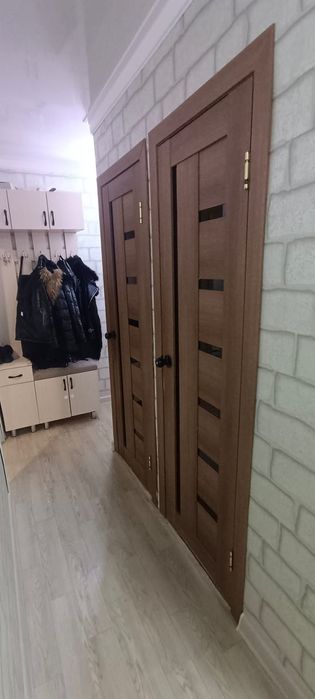 Меж комнатные двери.