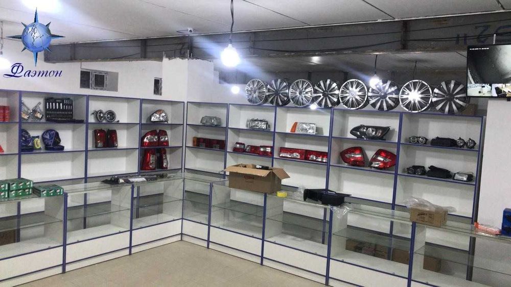 Продам витрины, стеллажи, полки