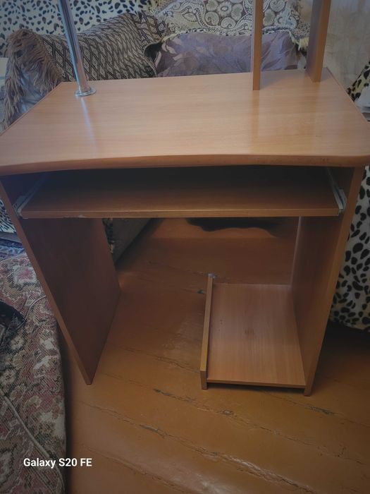 Компьютерный столик б/у