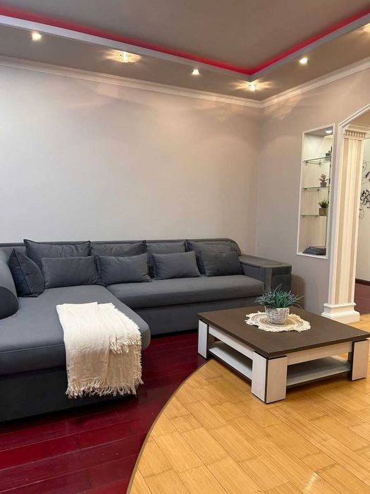 Дава се под наем Тристаен апартамент в София, Малинова долина - 127 кв.м за 750 € - Снимка #3