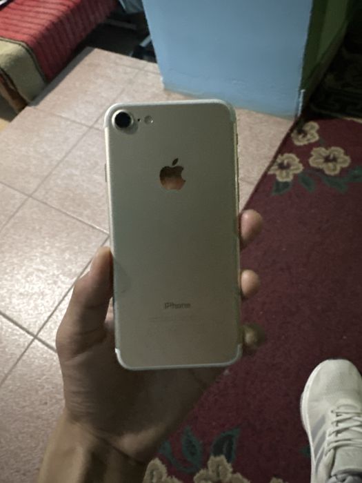 Iphone 7 gold. narx 800.000
