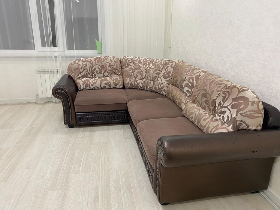 Продам срочно угловой диван