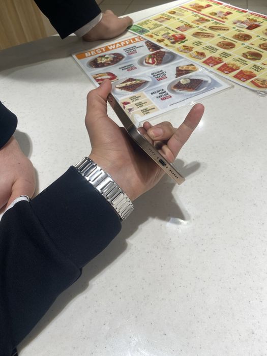 Iphone 16 pro max 256gb 98% ideal