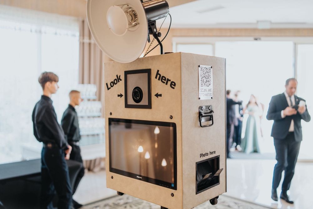 Cabinã foto/PhotoBooth/SelfieBox pentru Evenimente