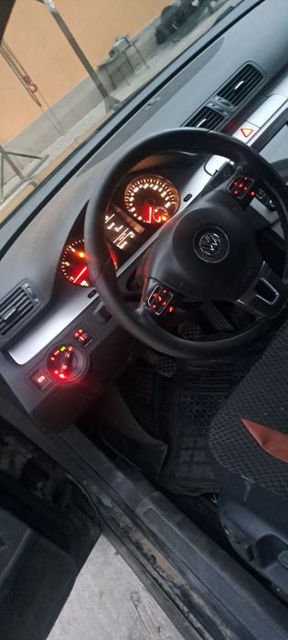 Vand ceasuri bord cu mufa rama vw Passat B6 2.0 cbab  2010