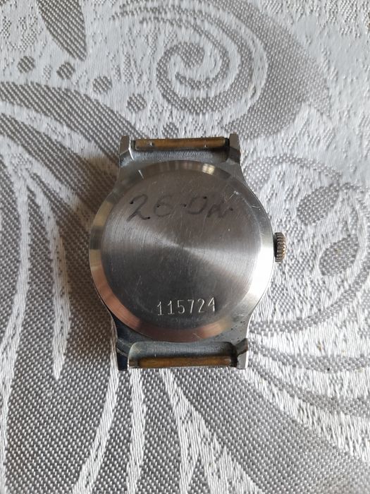 Ръчни часовници Rакета, Победа и Wostok