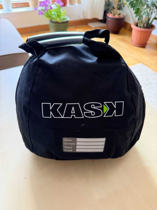 Продавам каска за ски в добро състояние