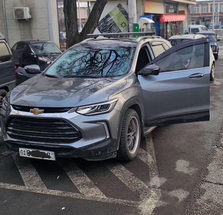 продаю Трекер премьер 2 2023 года