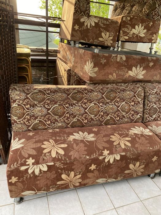 Продаются диваны.