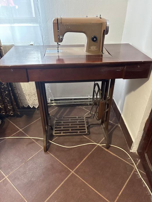 Masina de Cusut Ileana an 1986 - Romania