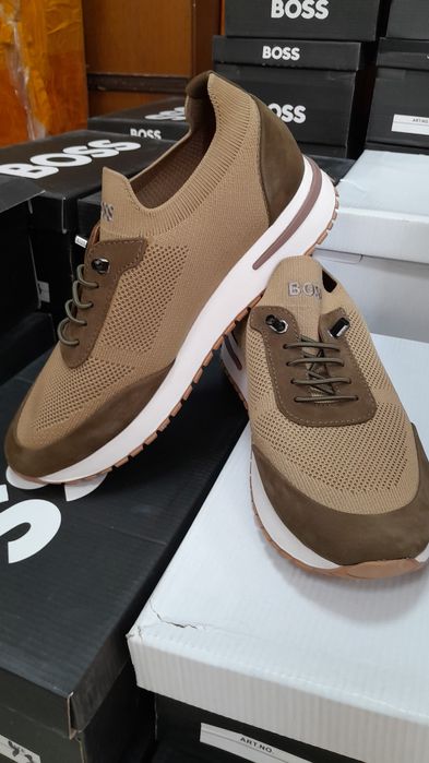 Кроссовки новые срочно